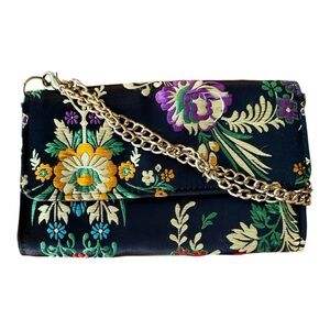 Vintage Floral Embroidered Chain Clutch